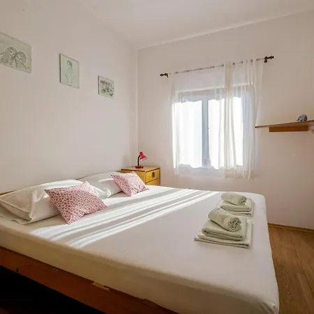 Alen Apartman *